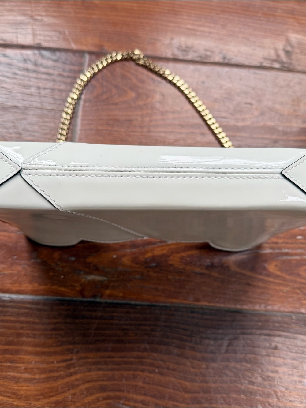 Christian Louboutin Cream Patent Mini Shoulder Bag with Gold Chain - Picture 5 of 8